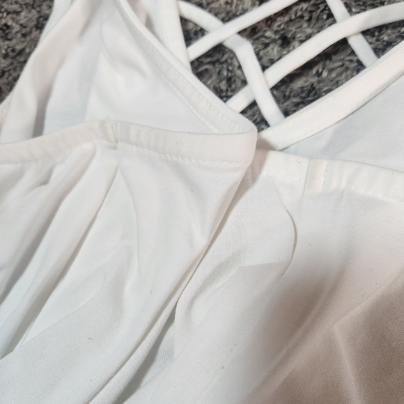 Title Nine White Yasumi Moisture Wicking Tank Medium Open Crossover Back - Picture 13 of 16